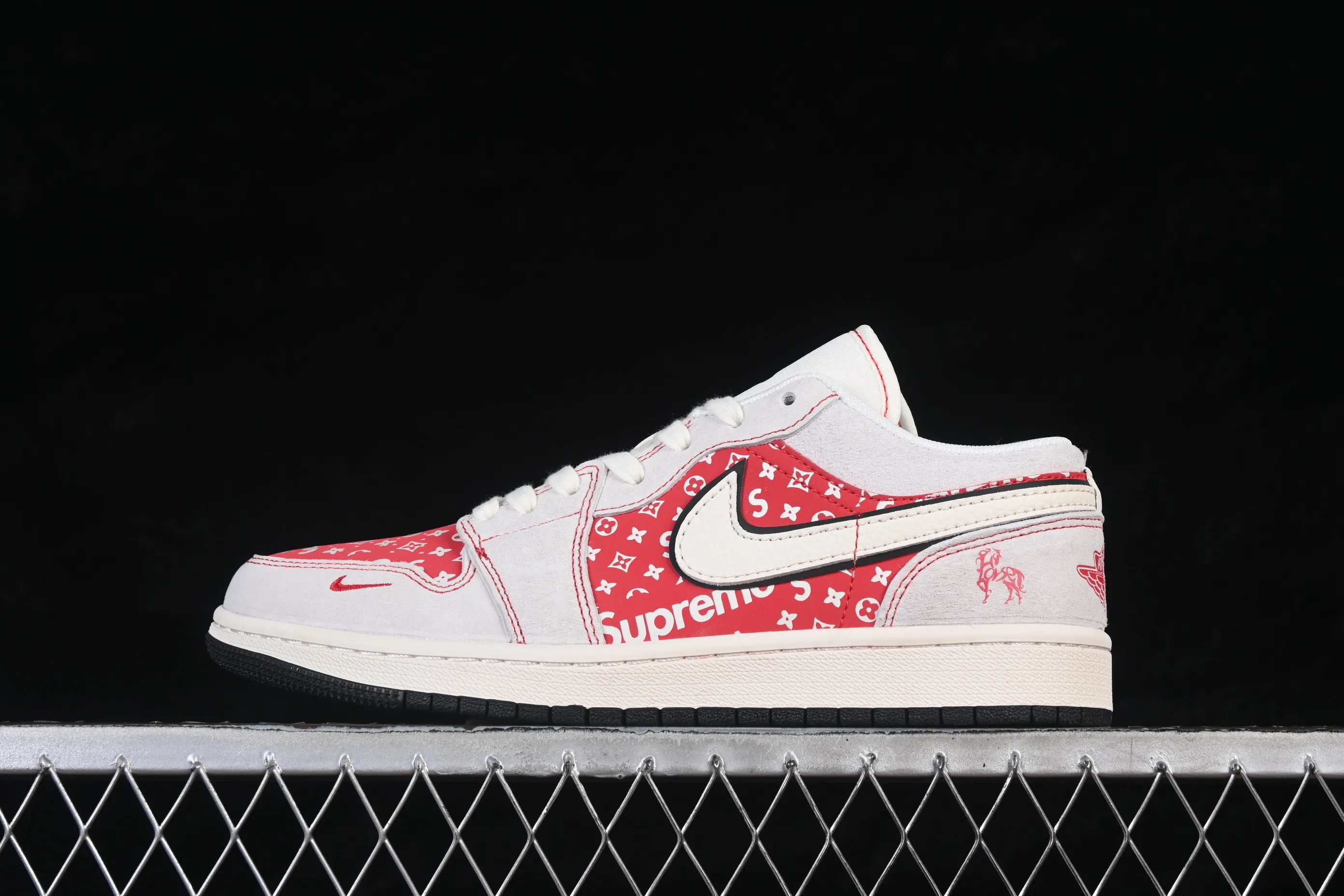 All categories Air Jordan Jordan series basketball shoes Air Jordan 1 Low High-end customized low-top sneakers Air Jordan 1 Low AJ1 Qiao 1 Year of the Horse Red Luck High-end customized low-top retro basketball shoes JP2026-123